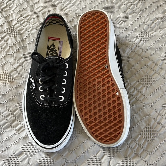 Black and white vans skate authentic size:8.5 - Picture 5 of 9